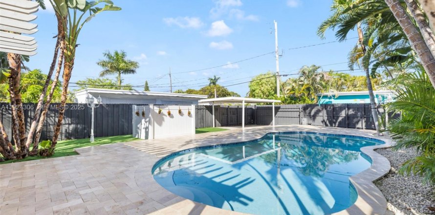 Villa ou maison à Hollywood, Floride 2 chambres, 117.24 m2 № 1982605