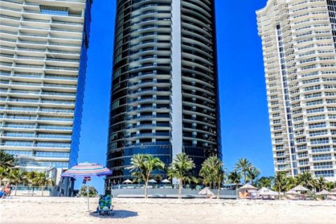 Copropriété à vendre à Sunny Isles Beach, Floride: 4 chambres, 317.26 m2 № 1726854 - photo 1