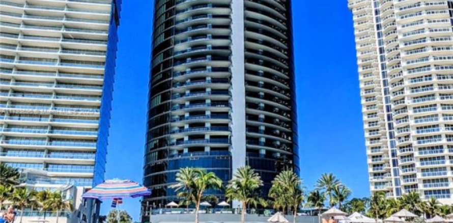 Condo à Sunny Isles Beach, Floride, 4 chambres  № 1726854