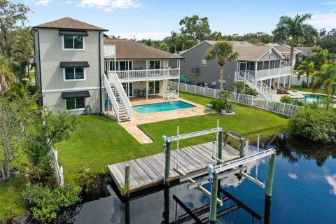 Casa en New Port Richey, Florida 3 dormitorios, 207.36 m2 № 2363390