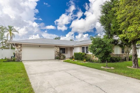 House in Longwood, Florida 3 bedrooms, 191.47 sq.m. № 2342130 - photo 2