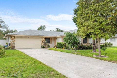 House in Longwood, Florida 3 bedrooms, 191.47 sq.m. № 2342130