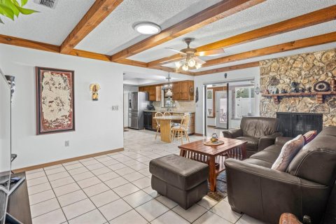 House in Longwood, Florida 3 bedrooms, 191.47 sq.m. № 2342130 - photo 10