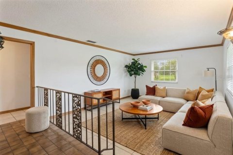 House in Longwood, Florida 3 bedrooms, 191.47 sq.m. № 2342130 - photo 3