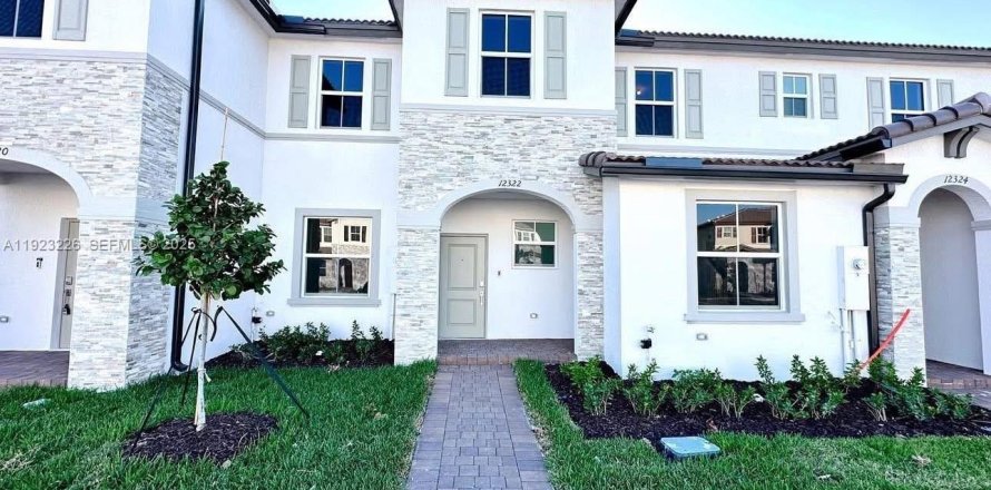 Touwnhouse à Miami, Floride 3 chambres, 137.77 m2 № 1976966