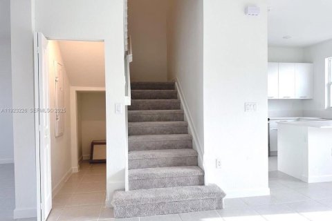 Touwnhouse à louer à Miami, Floride: 3 chambres, 137.77 m2 № 1976966 - photo 7