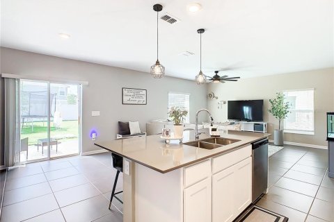 Casa en venta en Davenport, Florida, 4 dormitorios, 175.59 m2 № 2102155 - foto 4