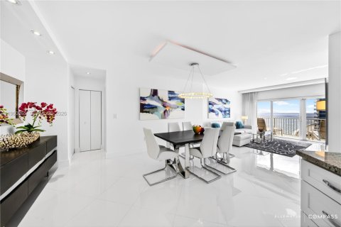 Copropriété à vendre à Hallandale Beach, Floride: 1 chambre, 80.82 m2 № 2020295 - photo 4