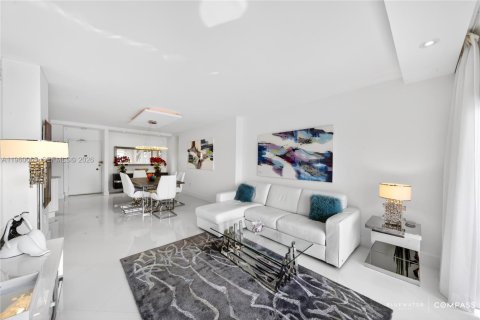 Copropriété à vendre à Hallandale Beach, Floride: 1 chambre, 80.82 m2 № 2020295 - photo 24