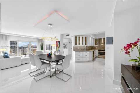Copropriété à vendre à Hallandale Beach, Floride: 1 chambre, 80.82 m2 № 2020295 - photo 14