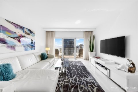 Copropriété à vendre à Hallandale Beach, Floride: 1 chambre, 80.82 m2 № 2020295 - photo 6