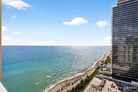 Copropriété à vendre à Hallandale Beach, Floride: 1 chambre, 80.82 m2 № 2020295 - photo 3