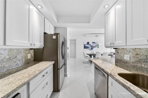 Copropriété à vendre à Hallandale Beach, Floride: 1 chambre, 80.82 m2 № 2020295 - photo 18