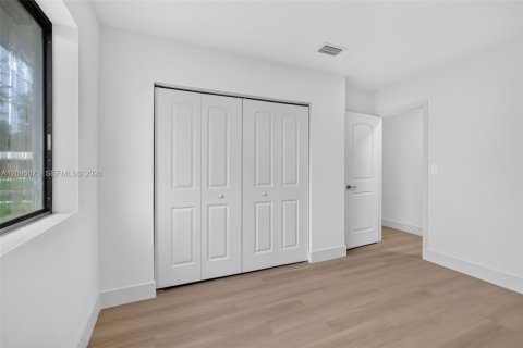 Casa en venta en Plantation, Florida, 4 dormitorios, 184.13 m2 № 2383295 - foto 8