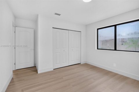 Casa en venta en Plantation, Florida, 4 dormitorios, 184.13 m2 № 2383295 - foto 4