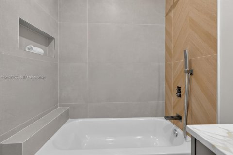 Casa en venta en Plantation, Florida, 4 dormitorios, 184.13 m2 № 2383295 - foto 6