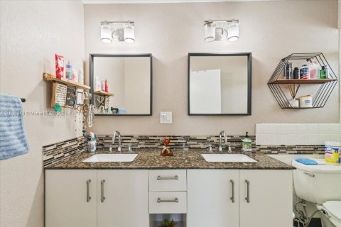 Condo in Royal Palm Beach, Florida, 2 bedrooms  № 1864807 - photo 20