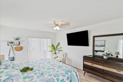 Condo in Royal Palm Beach, Florida, 2 bedrooms  № 1864807 - photo 18