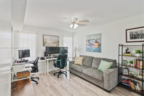 Condo in Royal Palm Beach, Florida, 2 bedrooms  № 1864807 - photo 21