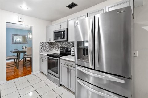 House in Kissimmee, Florida 3 bedrooms, 162.58 sq.m. № 1508696 - photo 9
