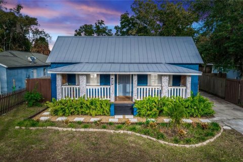 House in New Smyrna Beach, Florida 3 bedrooms, 166.11 sq.m. № 1523161 - photo 1