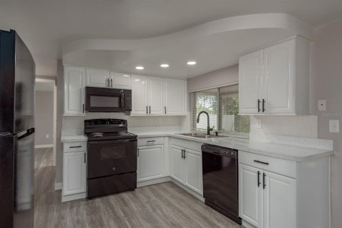 Casa en venta en New Port Richey, Florida, 2 dormitorios, 93.65 m2 № 1918409 - foto 10
