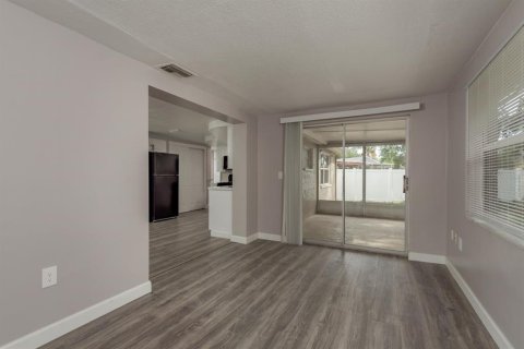 Casa en venta en New Port Richey, Florida, 2 dormitorios, 93.65 m2 № 1918409 - foto 19