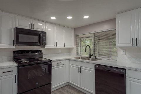 Casa en venta en New Port Richey, Florida, 2 dormitorios, 93.65 m2 № 1918409 - foto 11