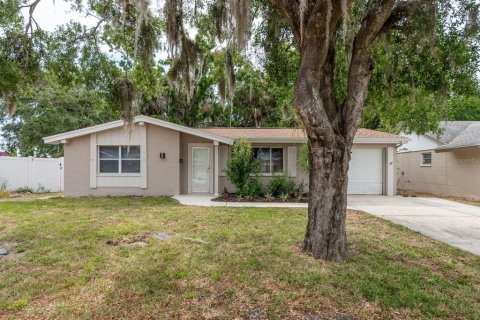 Casa en venta en New Port Richey, Florida, 2 dormitorios, 93.65 m2 № 1918409 - foto 1