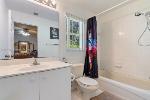 House in Weston, Florida 3 bedrooms, 122.26 sq.m. № 1938783 - photo 17