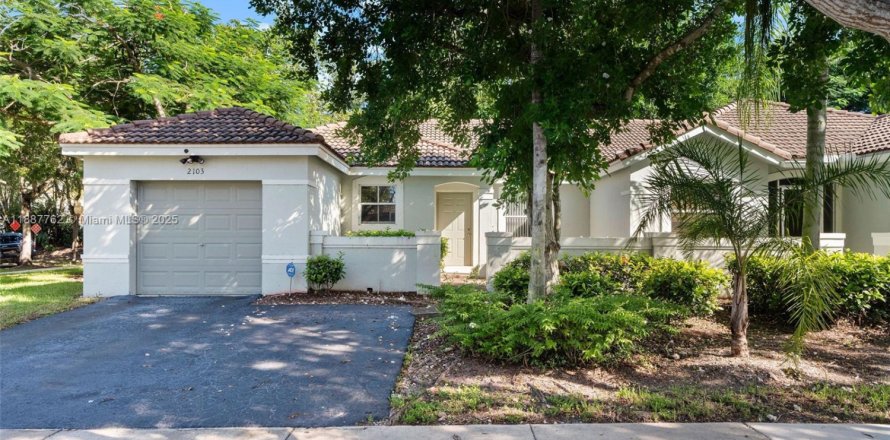 House in Weston, Florida 3 bedrooms, 122.26 sq.m. № 1938783
