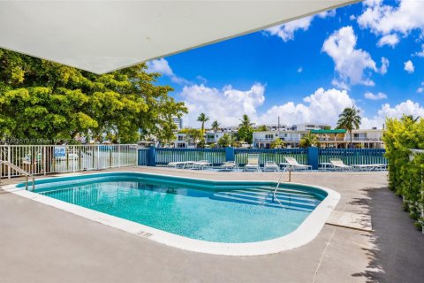 Condo in Miami Beach, Florida, 1 bedroom  № 1862824 - photo 24