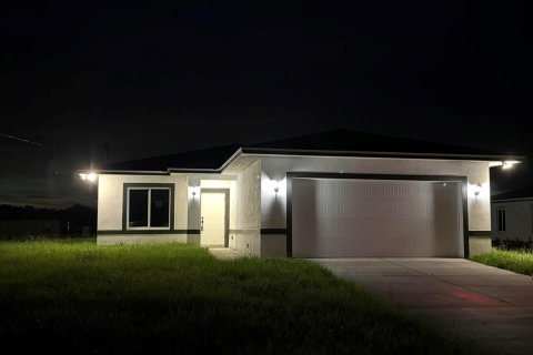 House in Lehigh Acres, Florida 4 bedrooms № 2380288