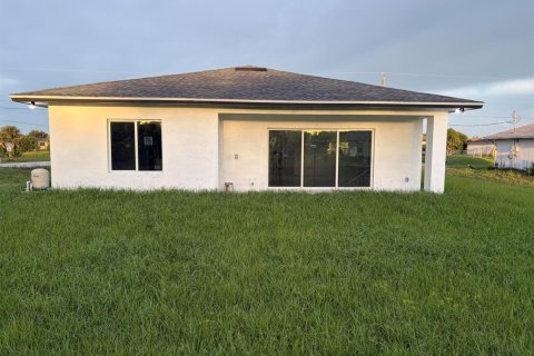 House in Lehigh Acres, Florida 4 bedrooms № 2380288 - photo 20