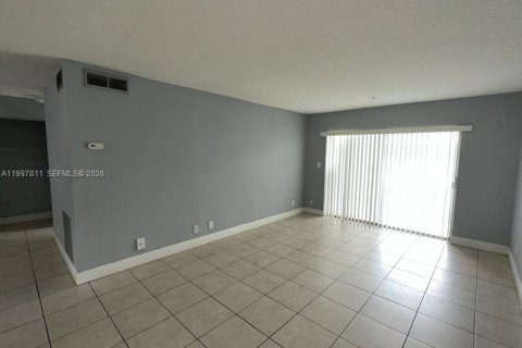 Condominio en venta en Plantation, Florida, 1 dormitorio, 54.63 m2 № 2063129 - foto 2