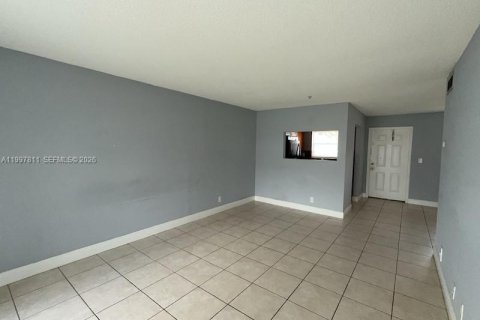 Condominio en venta en Plantation, Florida, 1 dormitorio, 54.63 m2 № 2063129 - foto 5