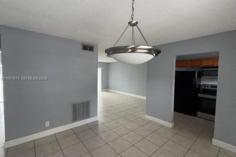 Condominio en venta en Plantation, Florida, 1 dormitorio, 54.63 m2 № 2063129 - foto 4