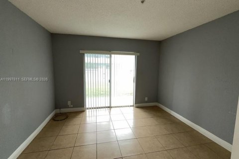 Condominio en Plantation, Florida, 1 dormitorio  № 2063129