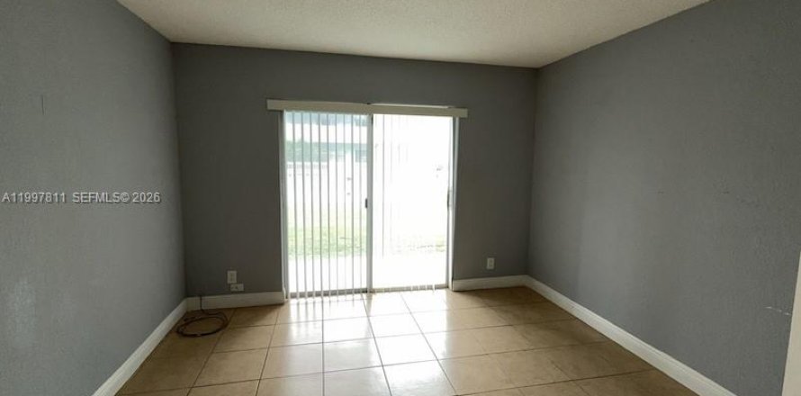 Condominio en Plantation, Florida, 1 dormitorio  № 2063129