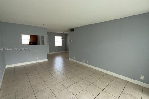 Condominio en venta en Plantation, Florida, 1 dormitorio, 54.63 m2 № 2063129 - foto 3