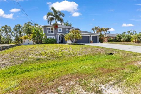 Villa ou maison à vendre à North Port, Floride: 4 chambres, 208.84 m2 № 2212032 - photo 4