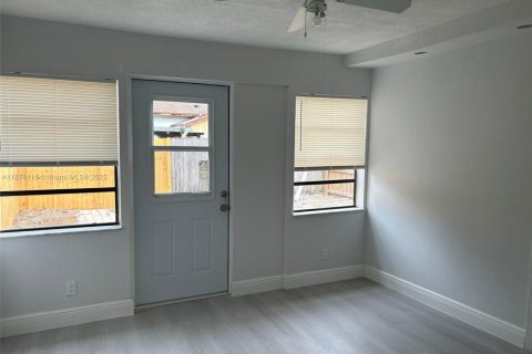 House in Deerfield Beach, Florida 2 bedrooms, 87.7 sq.m. № 1921789 - photo 8