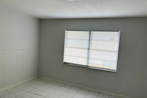 House in Deerfield Beach, Florida 2 bedrooms, 87.7 sq.m. № 1921789 - photo 16