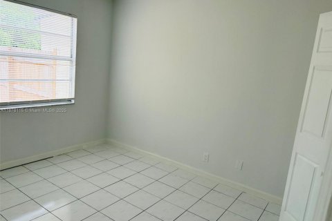 House in Deerfield Beach, Florida 2 bedrooms, 87.7 sq.m. № 1921789 - photo 14