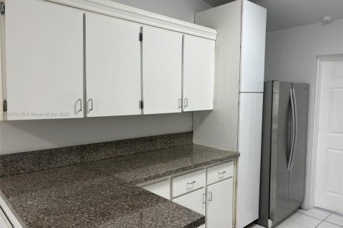 House in Deerfield Beach, Florida 2 bedrooms, 87.7 sq.m. № 1921789 - photo 5