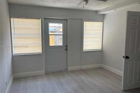 House in Deerfield Beach, Florida 2 bedrooms, 87.7 sq.m. № 1921789 - photo 9