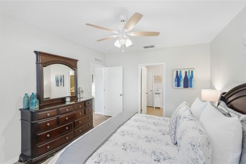 House in Venice, Florida 4 bedrooms, 169.18 sq.m. № 2152255 - photo 17
