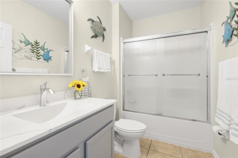 House in Venice, Florida 4 bedrooms, 169.18 sq.m. № 2152255 - photo 23