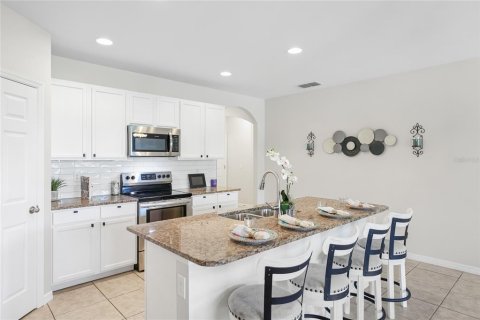 House in Venice, Florida 4 bedrooms, 169.18 sq.m. № 2152255 - photo 9