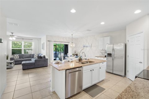 House in Venice, Florida 4 bedrooms, 169.18 sq.m. № 2152255 - photo 7